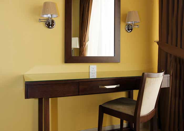 Dresser & Credenzas